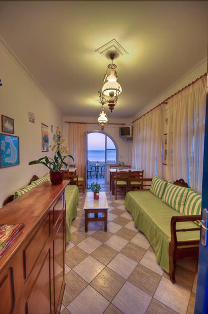 Maison d'hôtes Artemis Village Karterados (Santorini)